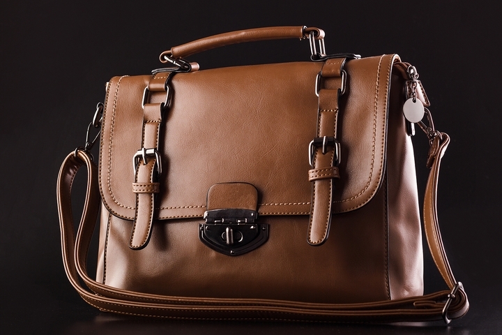 The 7 Signs You Will Love a Leather Messenger Bag